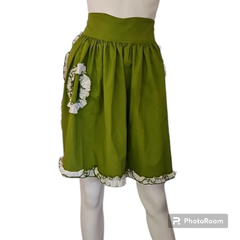 Vintage HANDMADE 1950s Green Ruffle Tie Back Apron